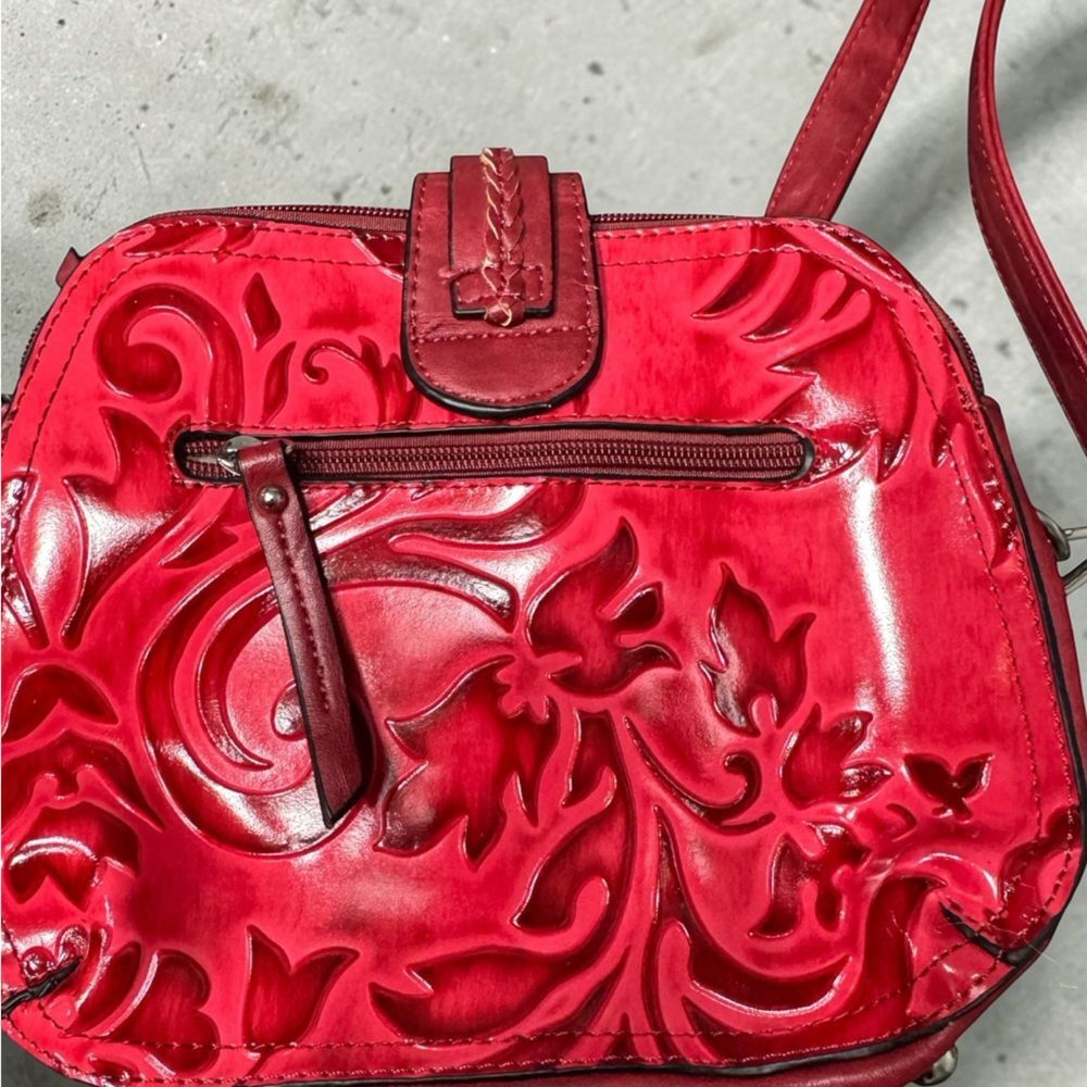 M.C. Marc Chantal Red Tooled Leather Vintage Floral Embossed Crossbody Bag - Picture 6 of 15